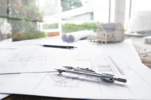 Haus Frontalansicht - Weiß, Modern mit Gartenanlage 